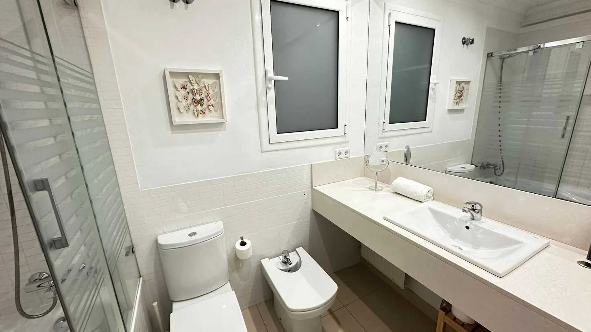 Acogedoras Habitaciones En Gran Via Barcelona Spain