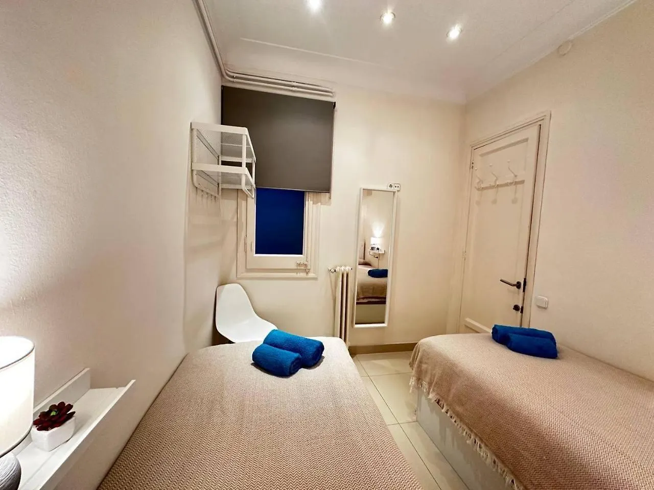 Bed & Breakfast Acogedoras Habitaciones En Gran Via Barcelona