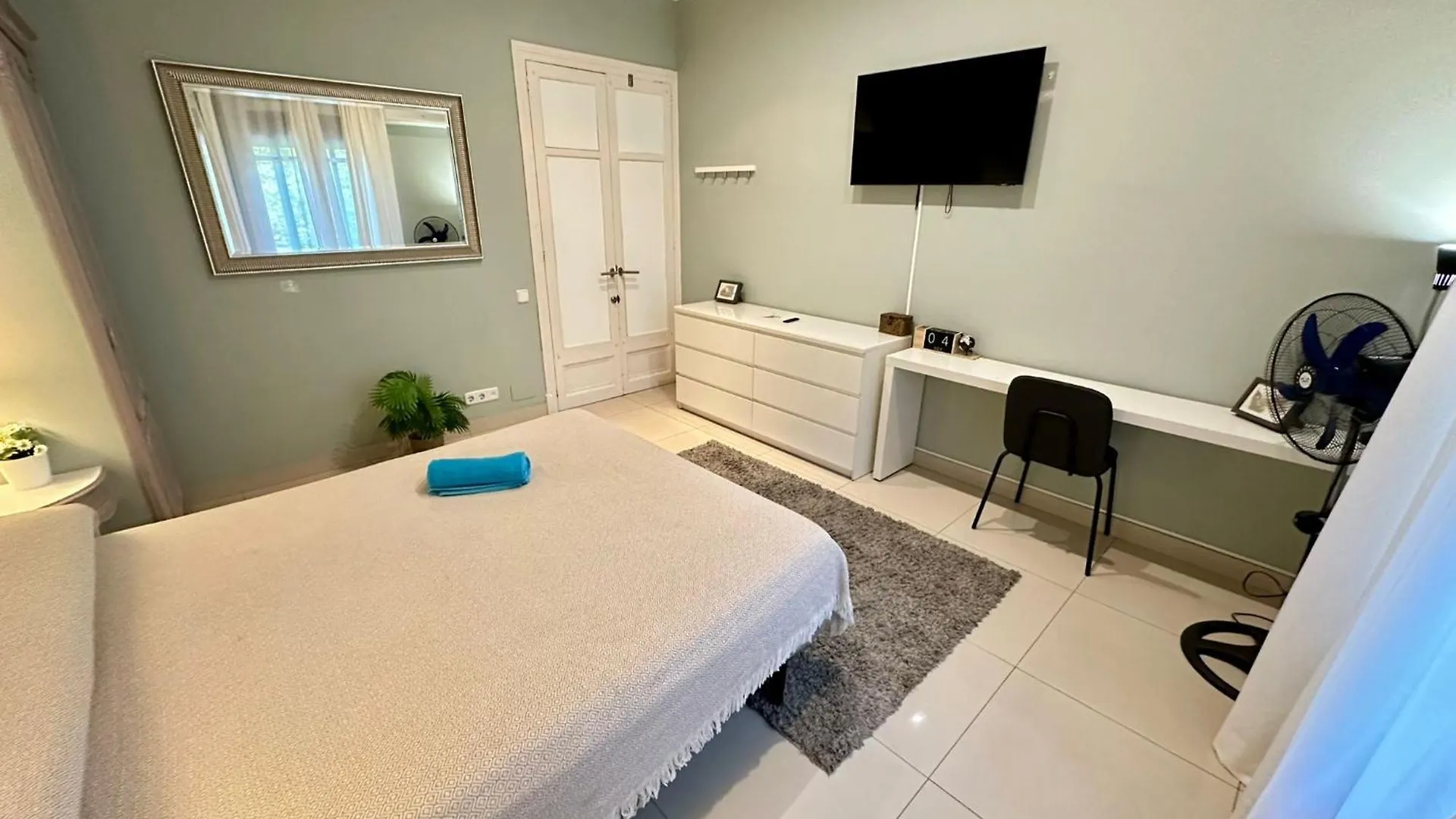 Bed & Breakfast Acogedoras Habitaciones En Gran Via Barcelona